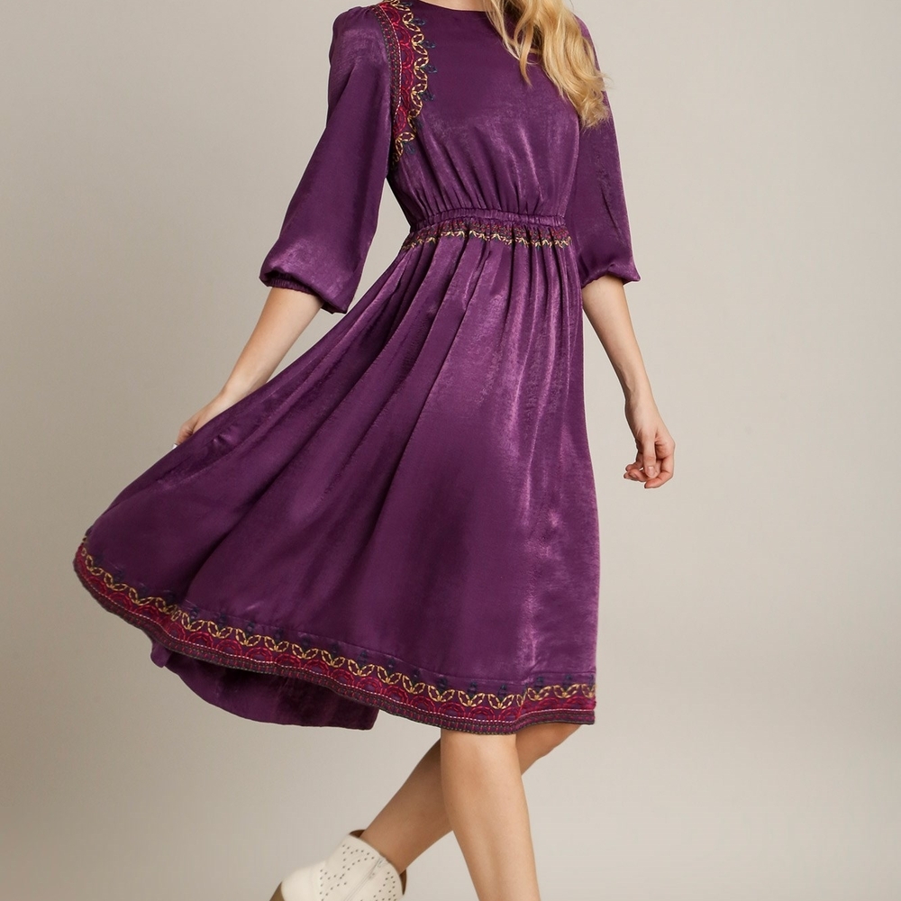 Umgee Elegant Purple Midi Dress with Embroidery